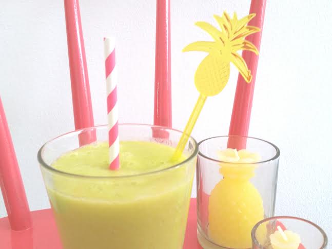 sapje van ananas en sla sap van sla en ananas