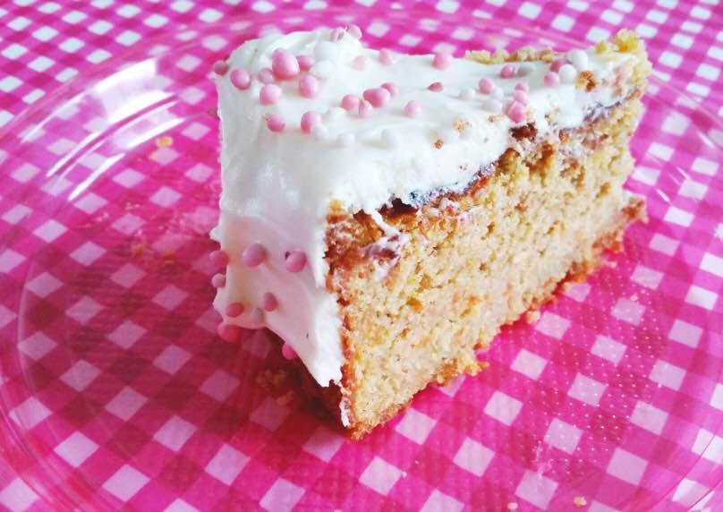 babyshower carrot cake slice