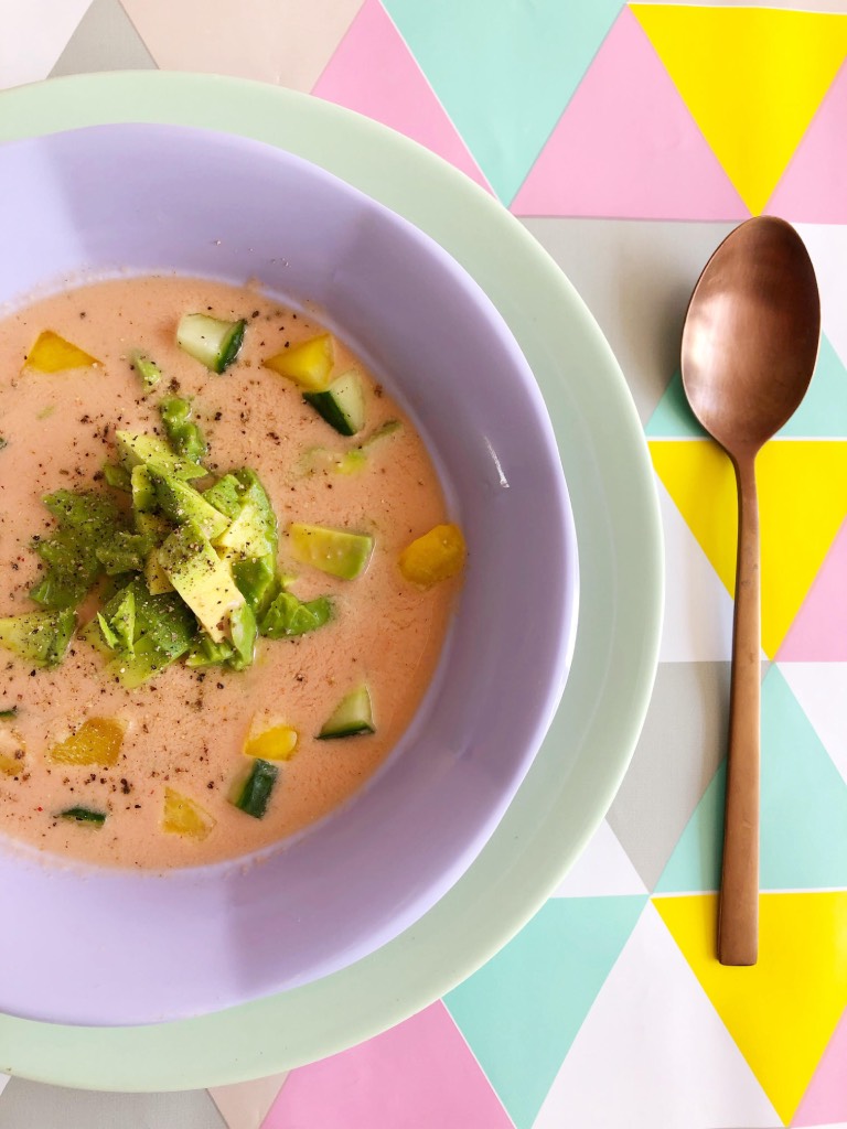 gazpacho met avocado