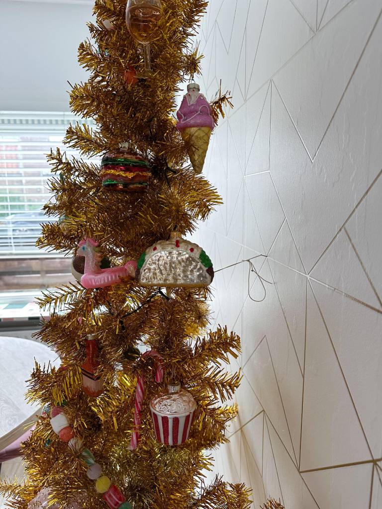 halve kerstboom bevestigen aan muur